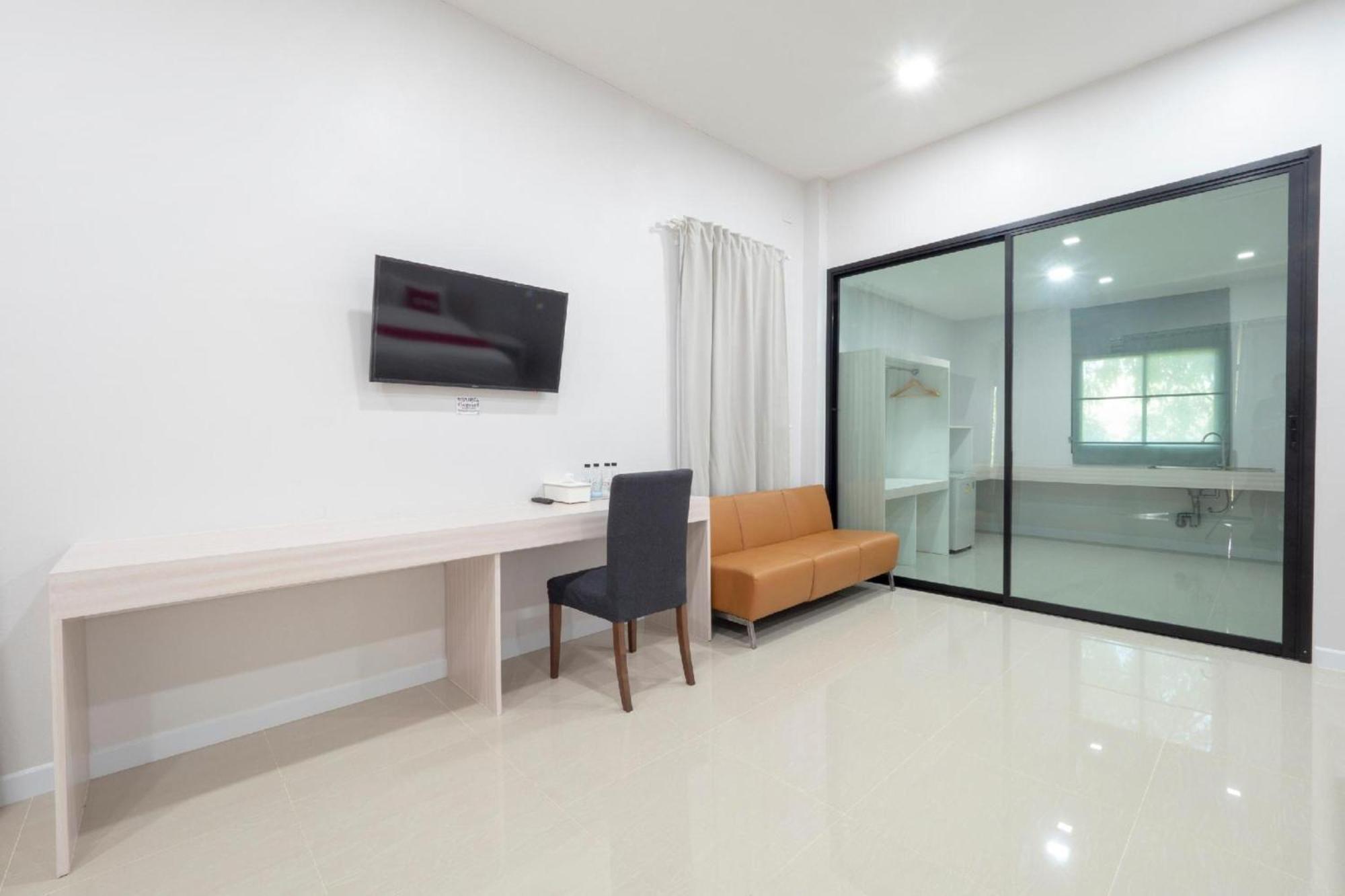 Capital O 75378 Thawapee Resort Rayong Bagian luar foto