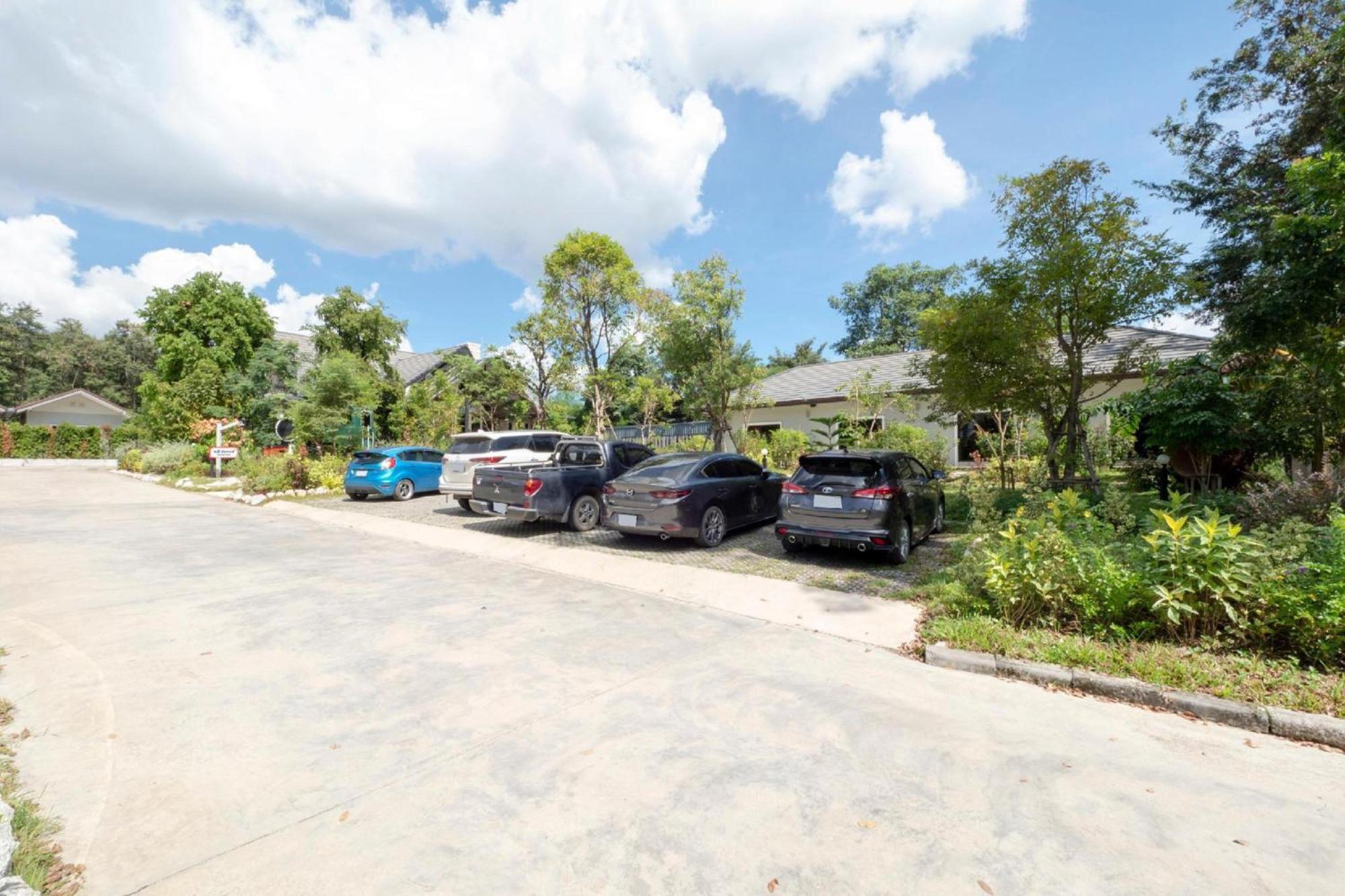 Capital O 75378 Thawapee Resort Rayong Bagian luar foto