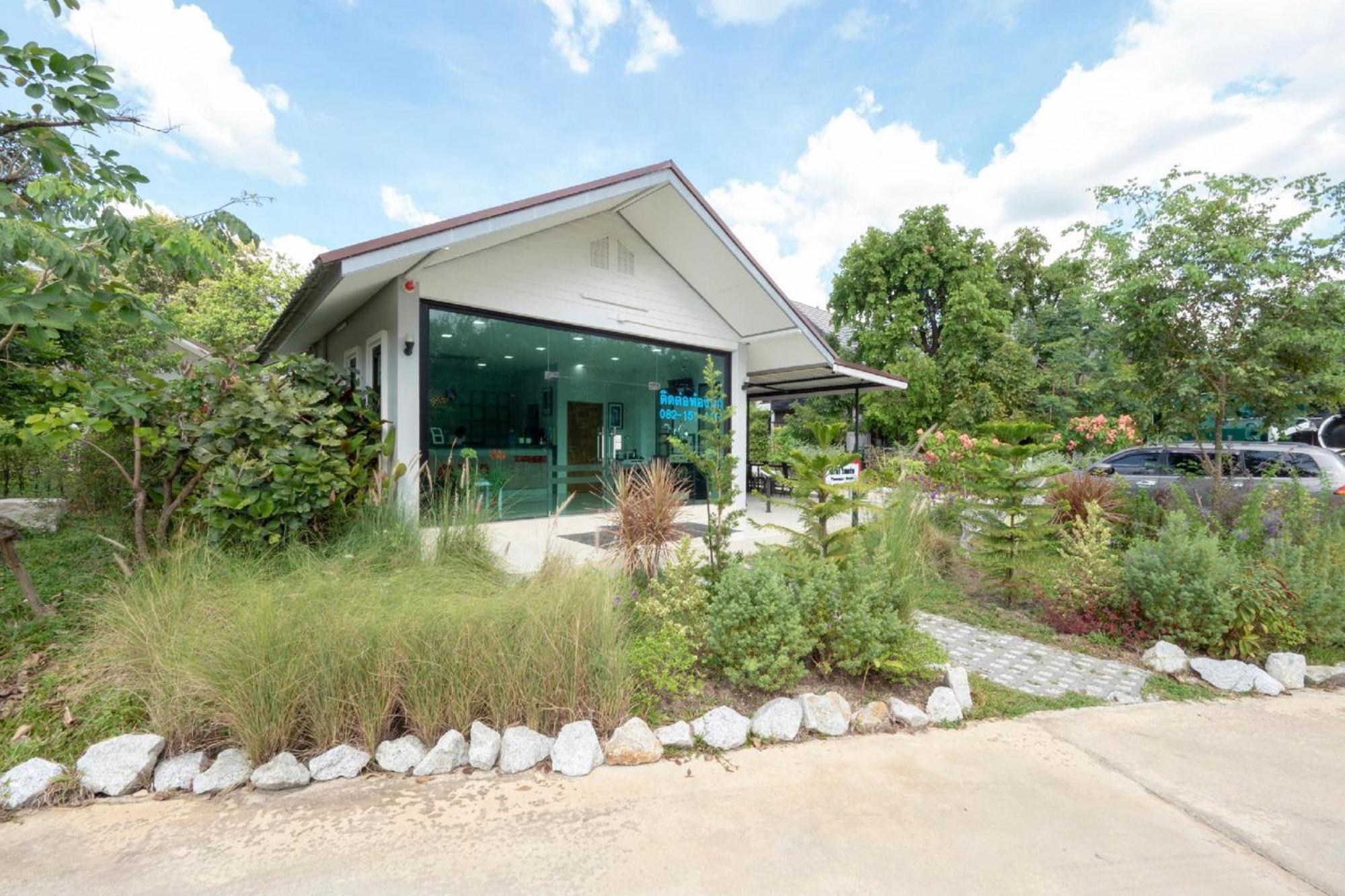 Capital O 75378 Thawapee Resort Rayong Bagian luar foto