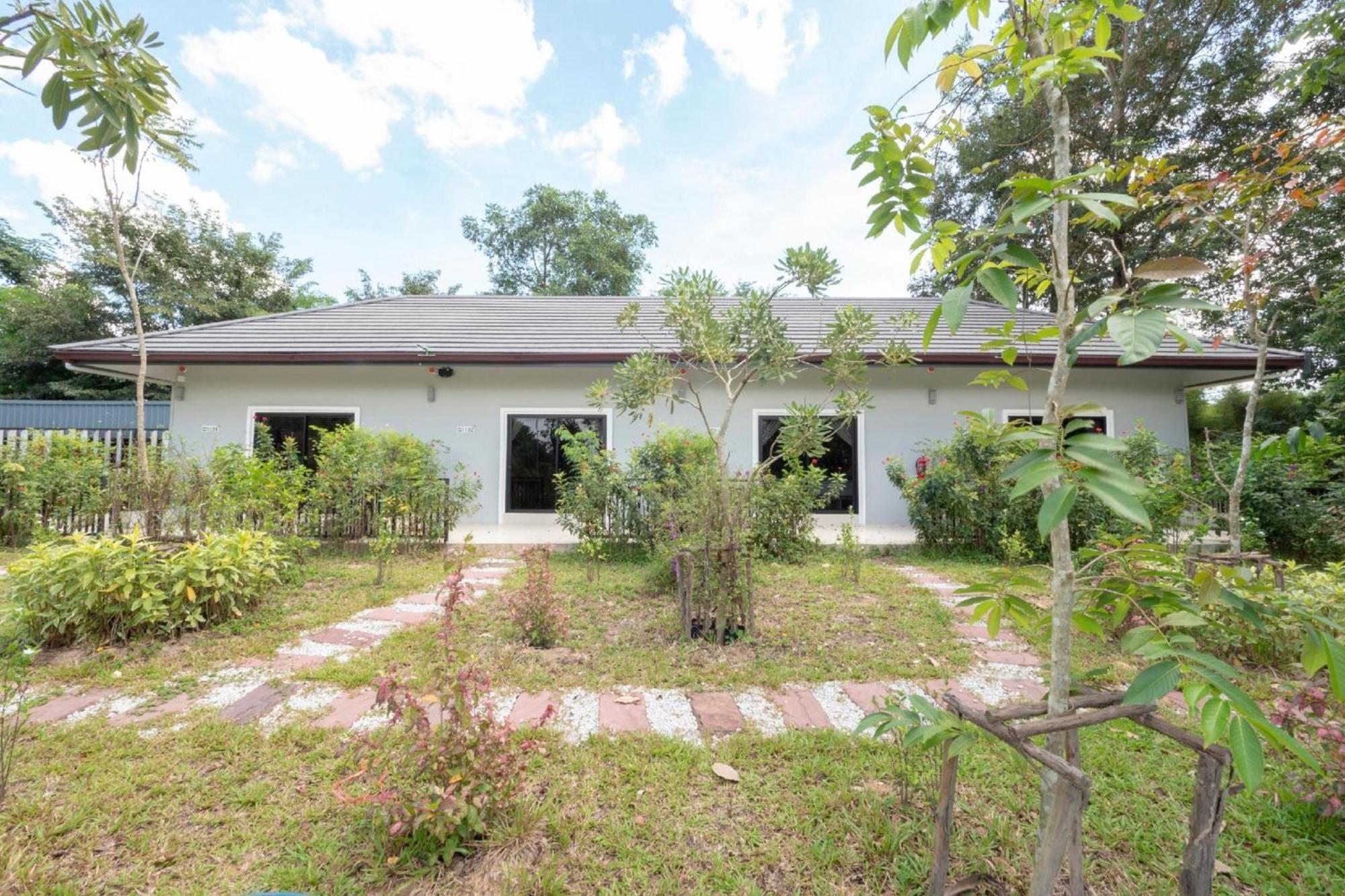 Capital O 75378 Thawapee Resort Rayong Bagian luar foto